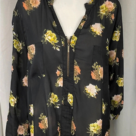 Rue21 Tops - Rue21 Floral Blouse zipper front roll cuff sleeves